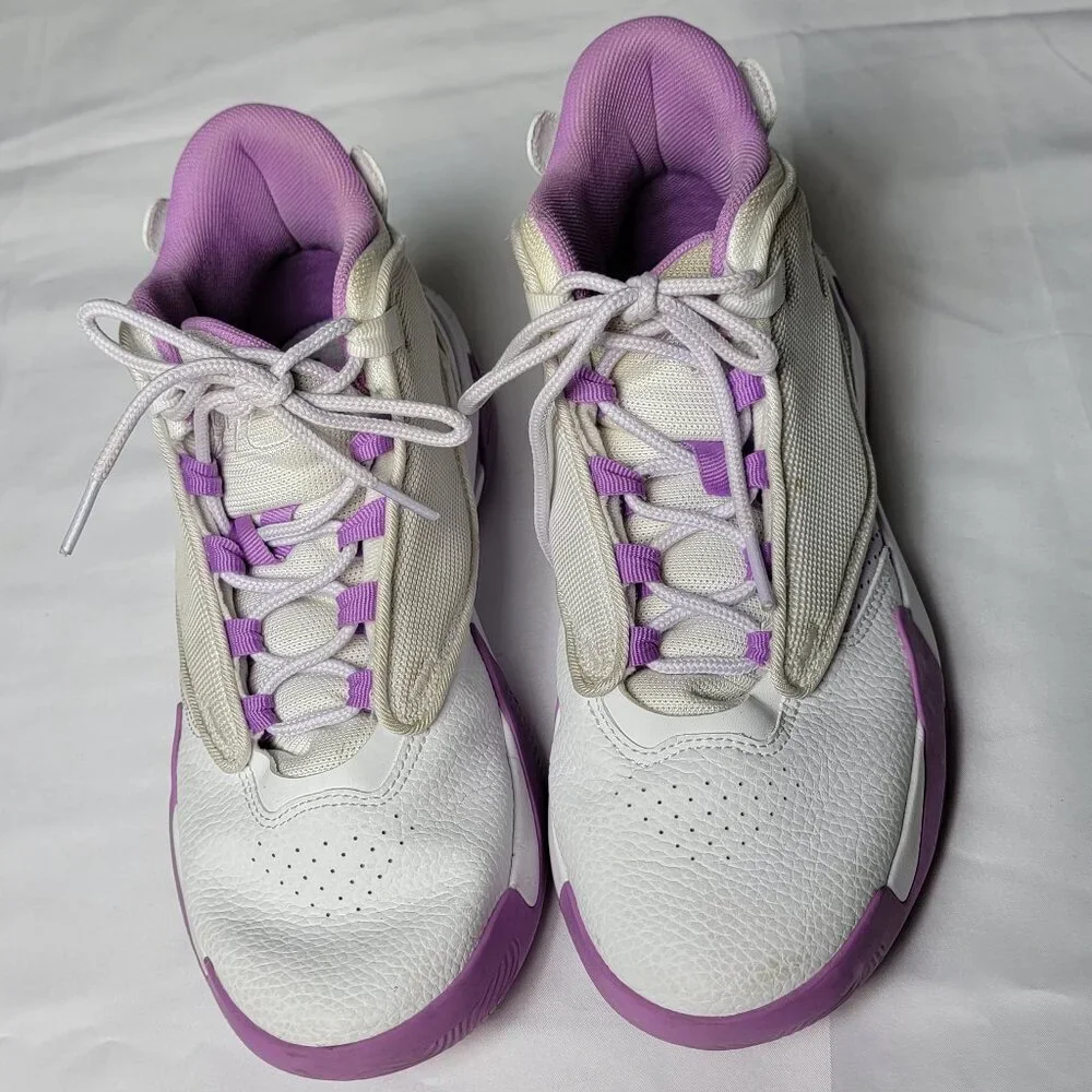 Nike Jordan Girls MAX AURA 4 - Basketball Shoes Barely Grape/White SZ 6.5Y